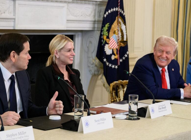 Trump firma el acuerdo para formalizar el cese al fuego entre Israel y Hamás por paz en Gaza