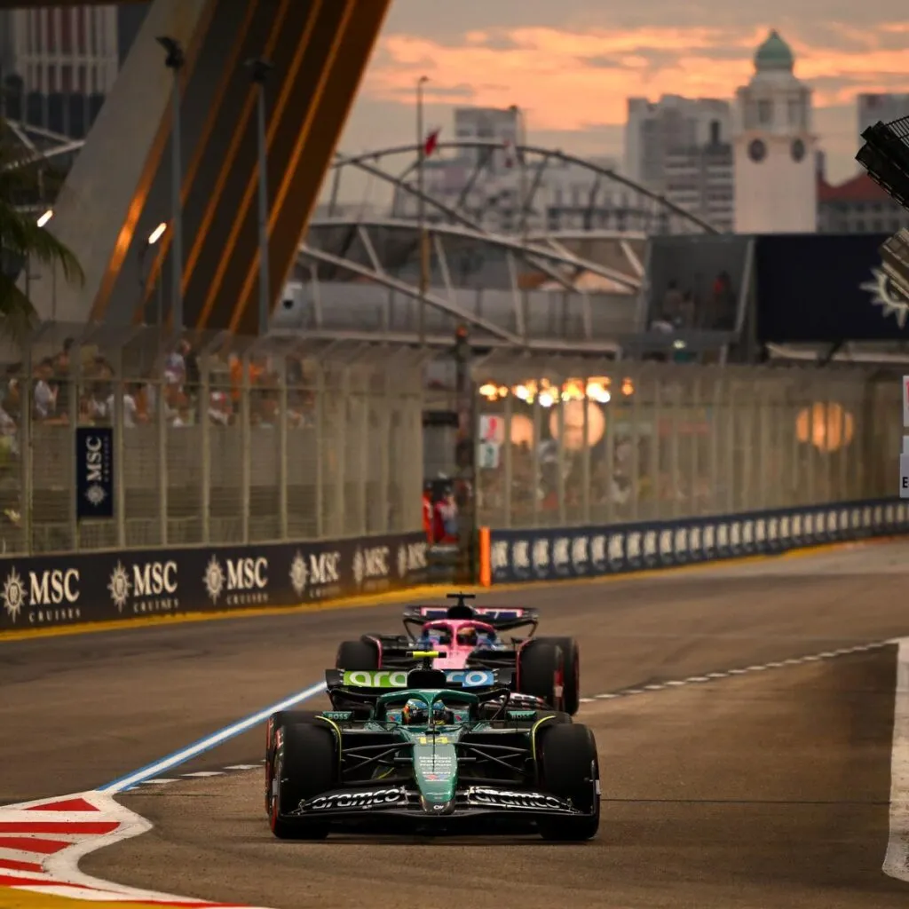 Un sorprendente Russell arrebata y se queda con la pole para el Gran Premio de Singapur-1