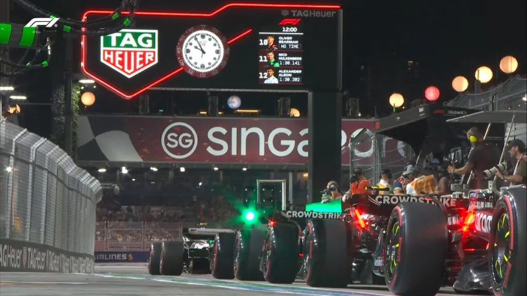 Un sorprendente Russell arrebata y se queda con la pole para el Gran Premio de Singapur