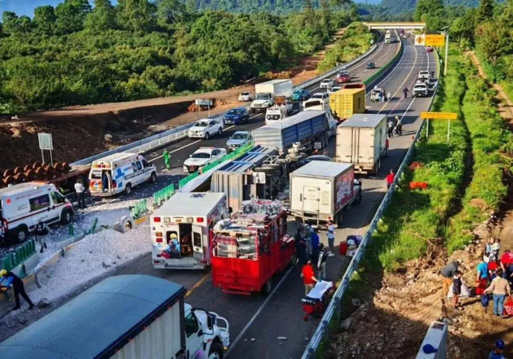 Un total de 16 lesionados dejó accidente reportado en la Siglo XXI
