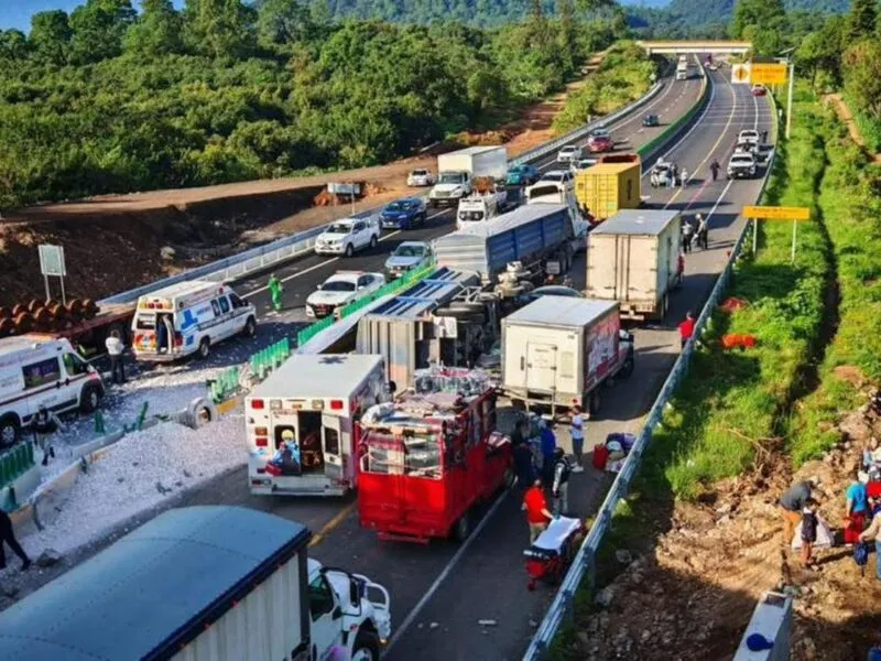Un total de 16 lesionados dejó accidente reportado en la Siglo XXI