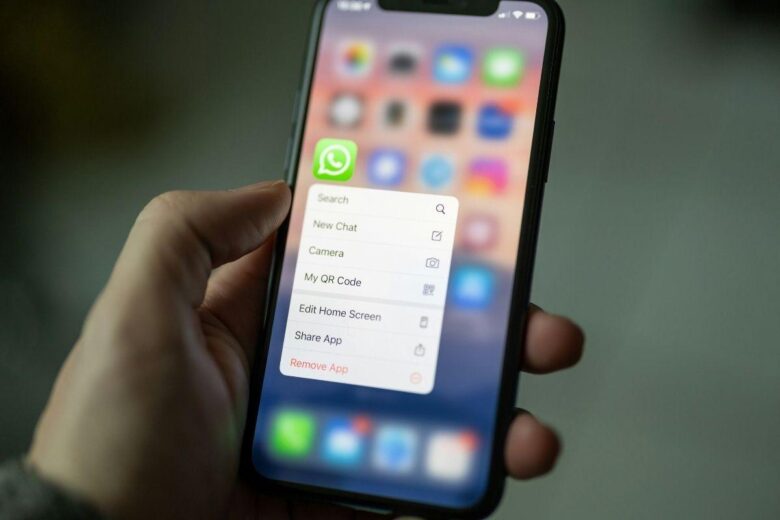 WhatsApp Liquid Glass: cómo activar el nuevo diseño transparente en iOS 26