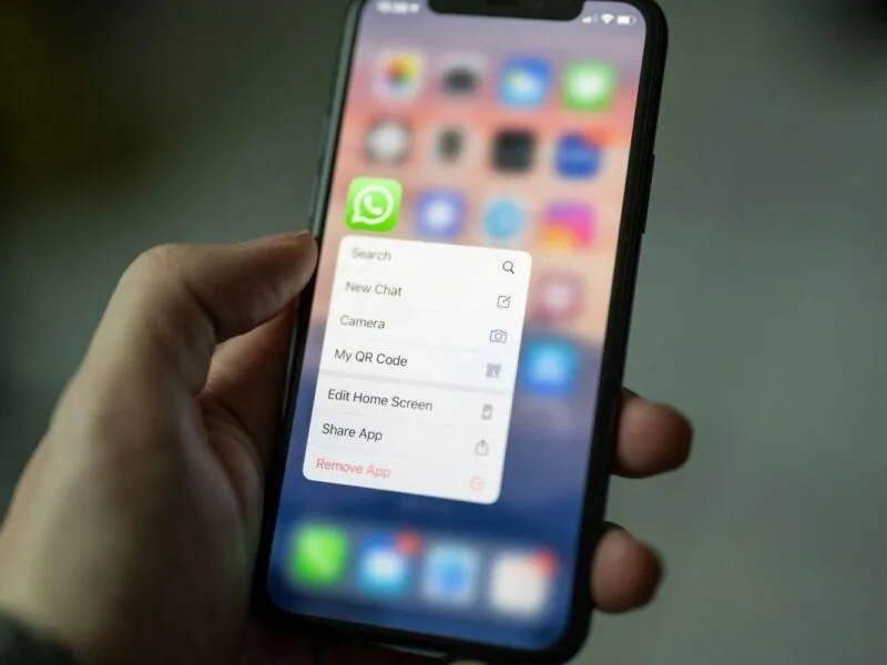 WhatsApp Liquid Glass: cómo activar el nuevo diseño transparente en iOS 26