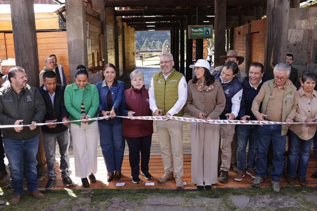 Abre Bedolla santuarios de la Monarca