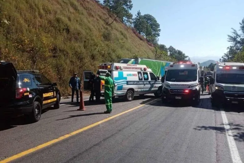 Accidente, Choque en autopista Siglo XXI deja un muerto y dos heridos hoy