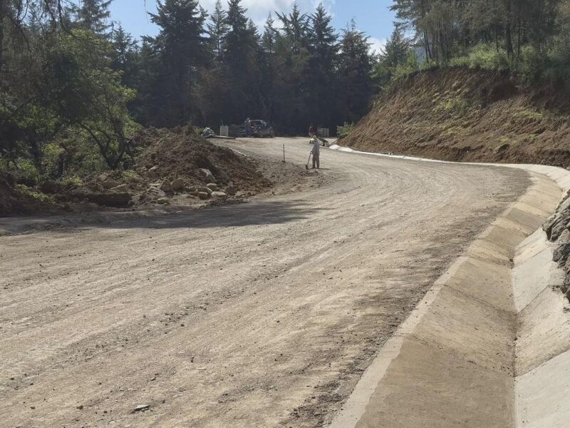 Al 80 % segunda etapa del camino Aguililla-Dos Aguas: Rogelio Zarazúa