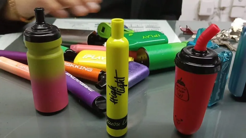 Alertan por vapeadores en secundarias de Morelia