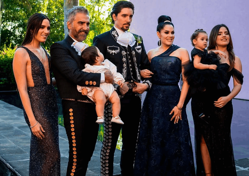 América Guinart revela que aclaró sus diferencias con Alejandro Fernández: “Estamos muy bien”
