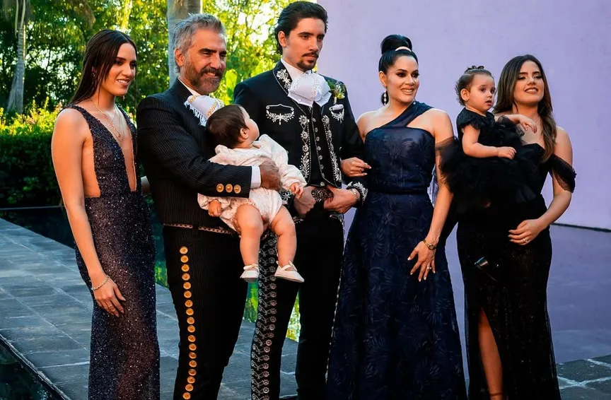 América Guinart revela que aclaró sus diferencias con Alejandro Fernández: “Estamos muy bien”