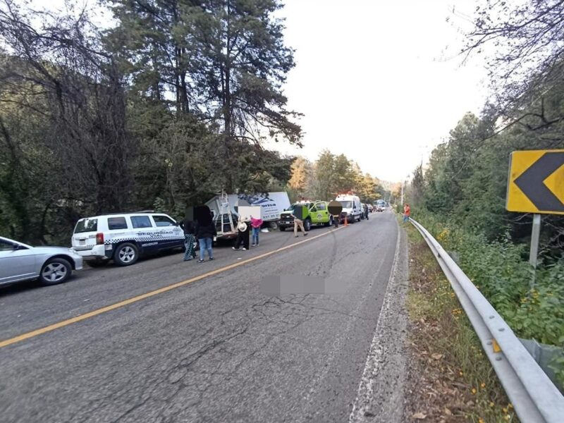 Aparatoso accidente cobra la vida de dos jóvenes en el municipio de Hidalgo, Michoacán