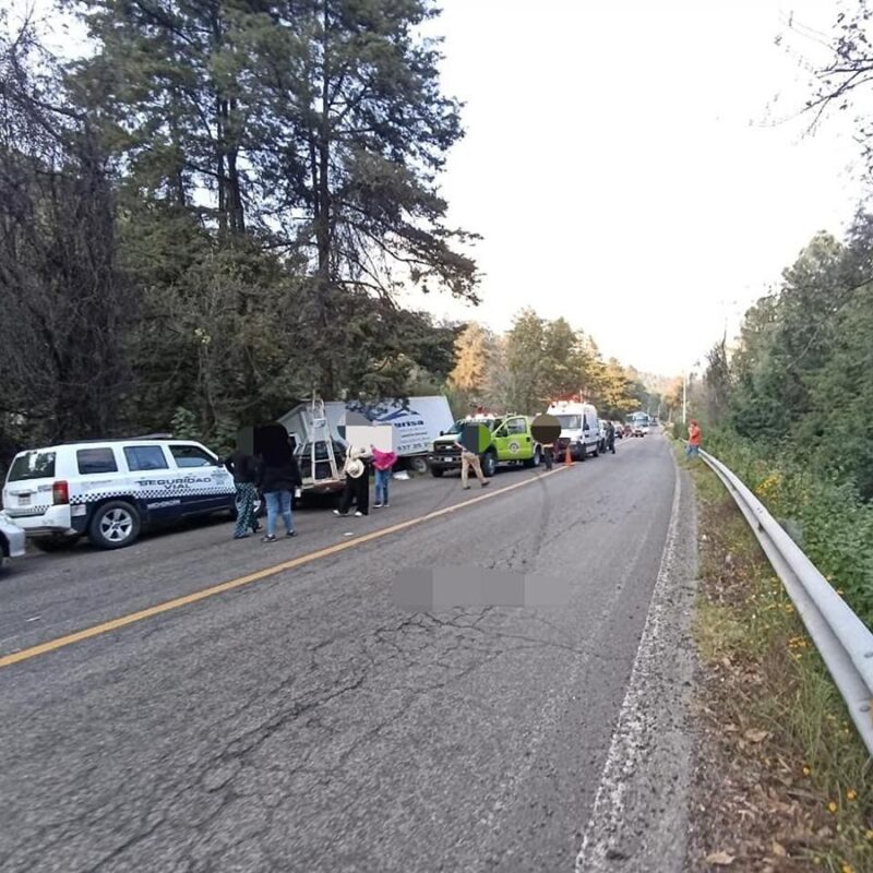 Aparatoso accidente cobra la vida de dos jóvenes en el municipio de Hidalgo, Michoacán