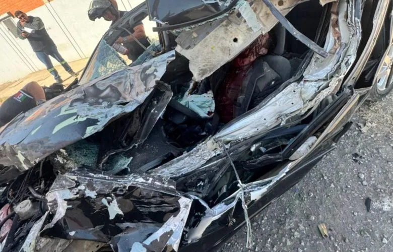 Aparatoso accidente en la Morelia-Salamanca deja a conductor herido de gravedad