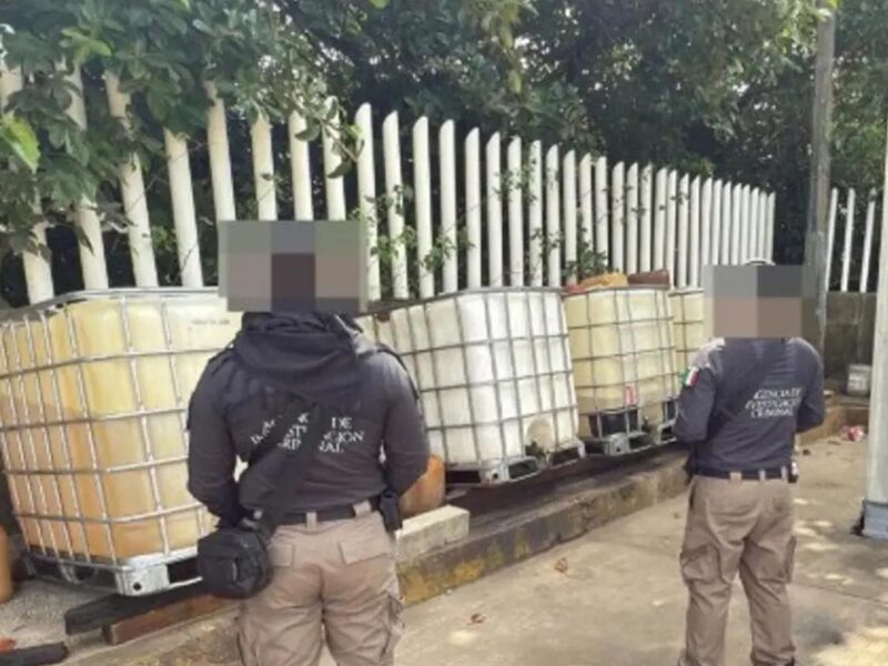 Aseguran casi 2 mil 500 litros de presunto "huachicol" en Veracruz