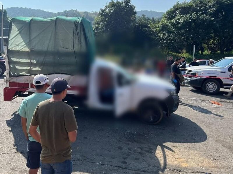 Asesinan a dos hombres abordo de camioneta en Chilchota