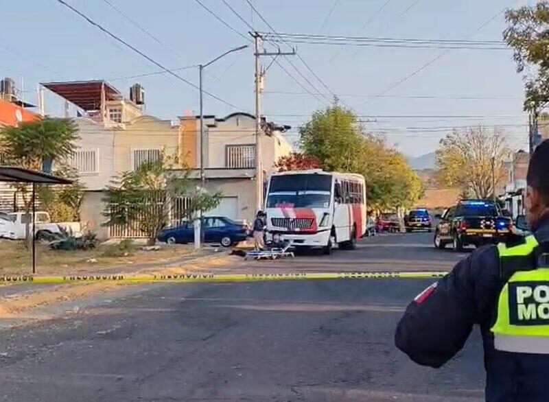 Ataque armado contra transporte público deja 5 heridos y un muerto en Villas de la Loma, Morelia