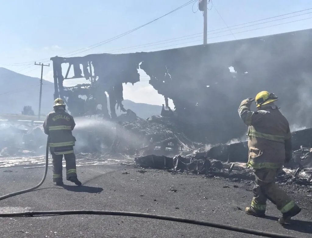 bloqueos carreteros quema vehículos Michoacán 4