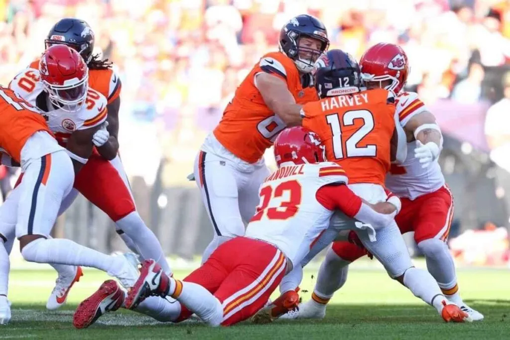 Broncos vencen a Chiefs con gol de campo final 1