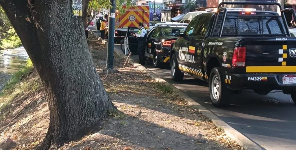 Cae mujer de la tercera edad al Río Grande de Morelia
