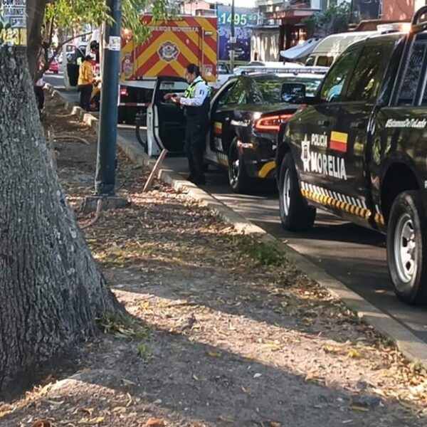 Cae mujer de la tercera edad al Río Grande de Morelia