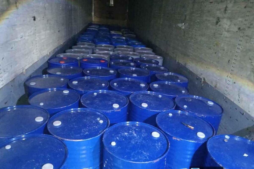Caen 5 toneladas de químicos para droga sintética en retén de la GN en Uruapan, Michoacán-1