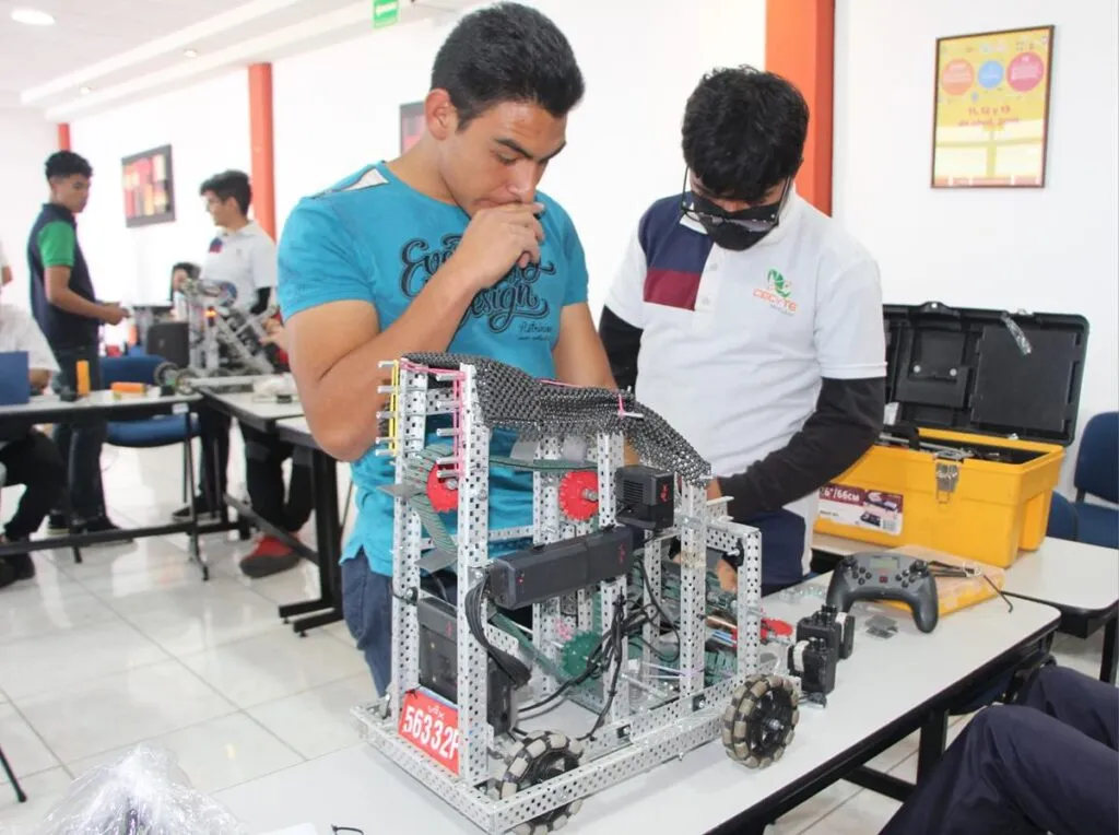 Cecytem realizará competencia estatal de robótica en Morelia