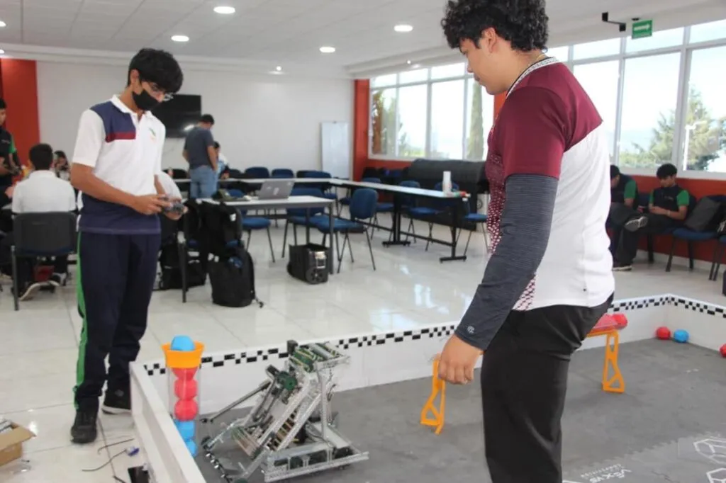 Cecytem realizará competencia estatal de robótica en Morelia-2