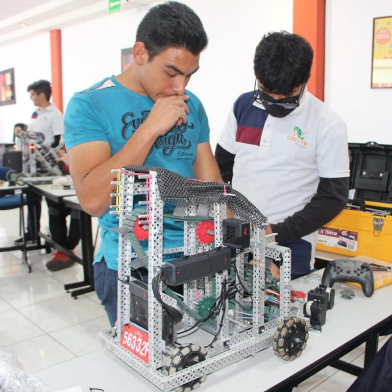 Cecytem realizará competencia estatal de robótica en Morelia