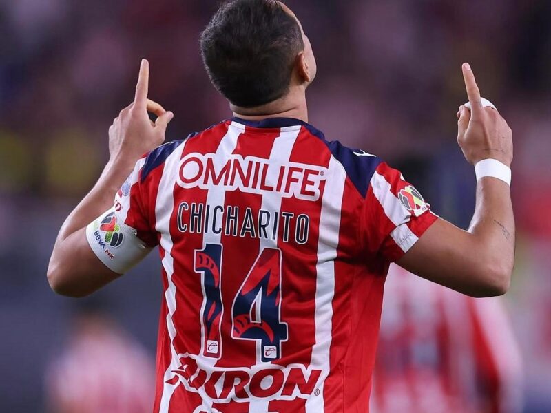 Chicharito Hernández saldría de Chivas al final del Apertura 2025 por esta razón