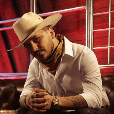 VIDEO: Christian Nodal y la polémica por control de sus bebidas alcohólicas en su concierto