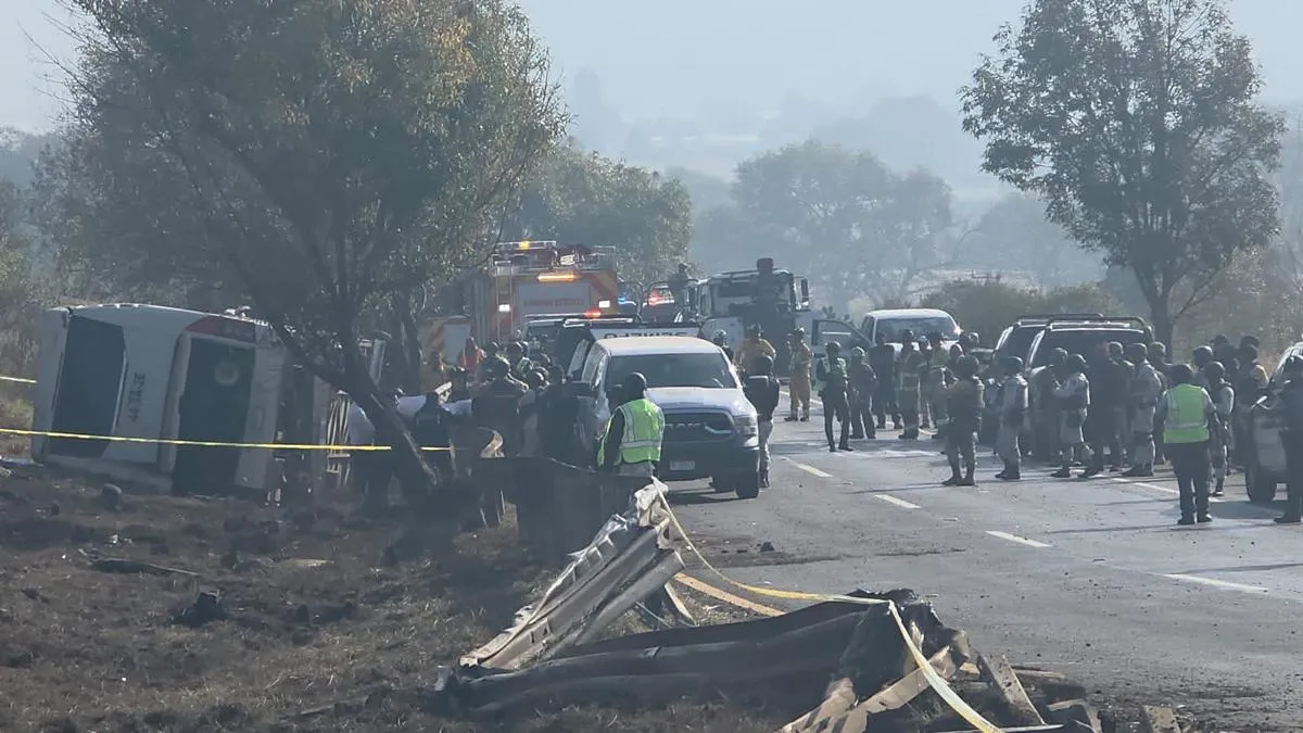 Confirman: una veintena de heridos y 7 fallecidos en accidente de autobús; chofer perdió el control de la unidad