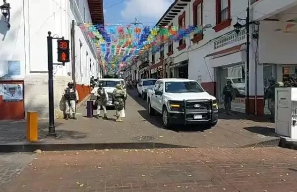 Detienen a siete escoltas del exalcalde de Uruapan, Carlos Manzo