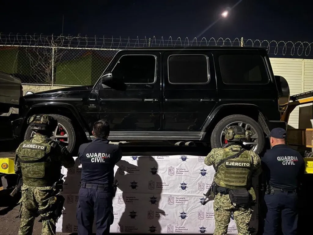 Detienen en Zinapécuaro a dos hombres armados de Jalisco con vehículos de lujo 1