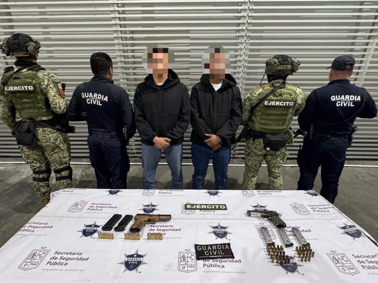 Detienen en Zinapécuaro a dos hombres armados de Jalisco con vehículos de lujo