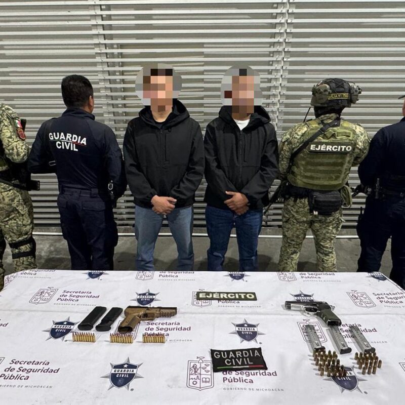 Detienen en Zinapécuaro a dos hombres armados de Jalisco con vehículos de lujo