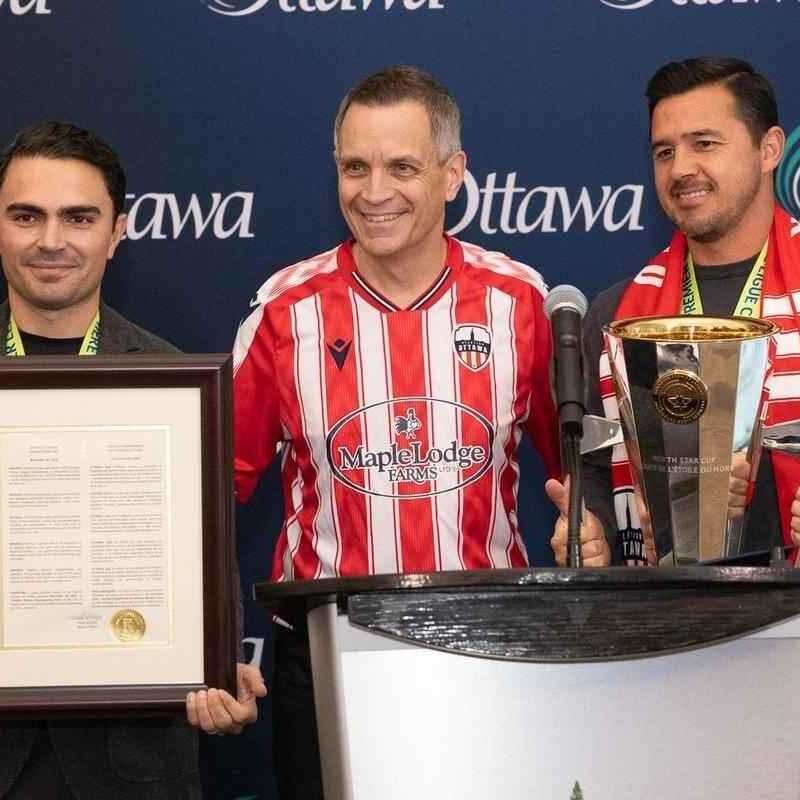 Ex jugador de Monarcas Morelia, ahora como DT, es campeón en la Canadian Premier League