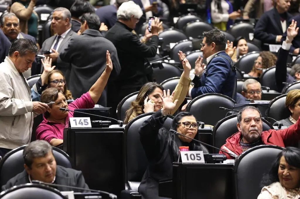 Diputados aprueban iniciativa para prohibición de cobros por cancelación de tarjetas de crédito y departamentales