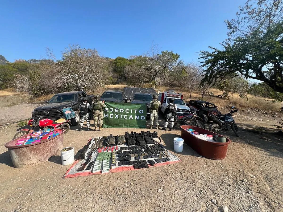 droga y armas largas aseguradas en Huetamo