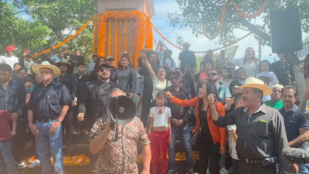 El luto de Uruapan tras el asesinato de su alcalde, Carlos Manzo