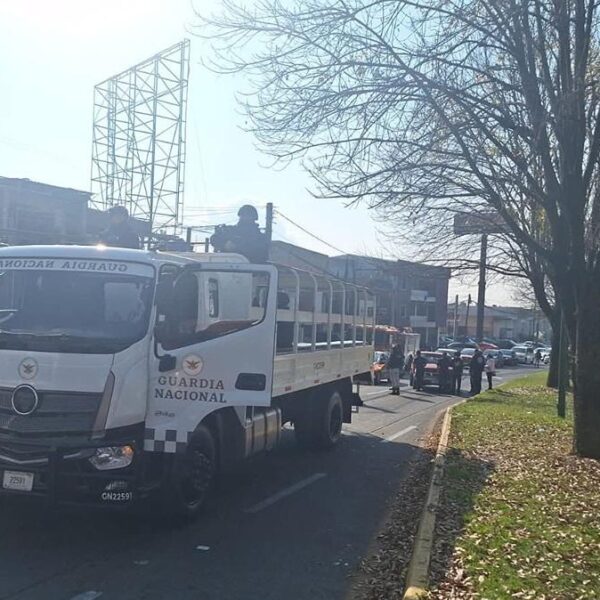 Elementos de la Guardia Nacional resultaron heridos tras chocar en Uruapan