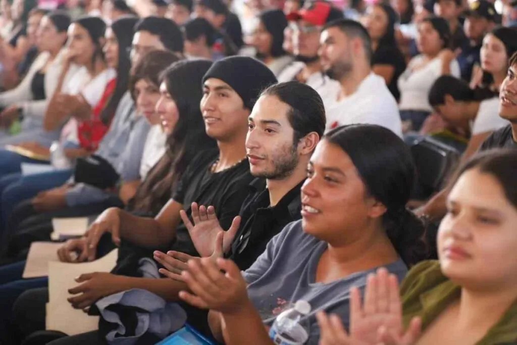 En 2026, cerca de 900 mil estudiantes en Michoacán recibirán Becas
