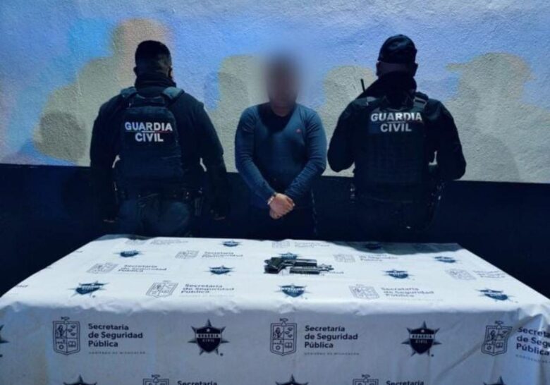 En Tzintzuntzan detienen a policía auxiliar por conducir bajo influjos del alcohol