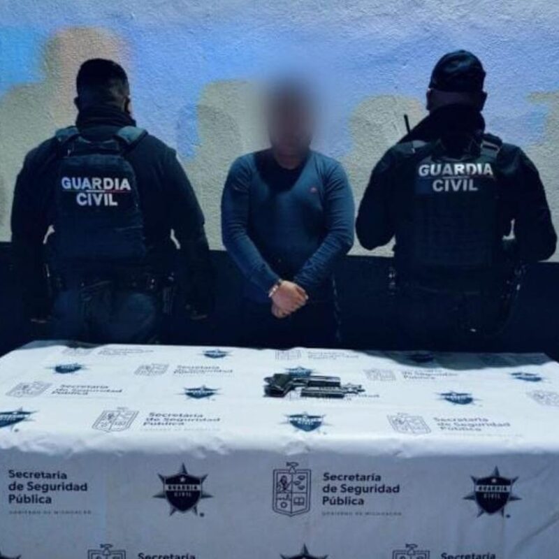 En Tzintzuntzan detienen a policía auxiliar por conducir bajo influjos del alcohol y en posesión de arma de fuego