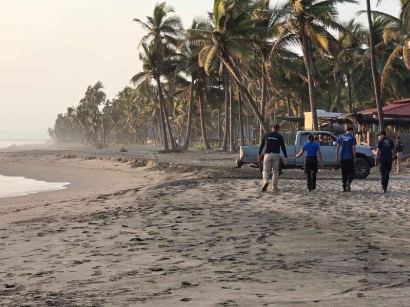 Estudiante del Cetis 34 desaparece en el mar al rescatar a una compañera en Lázaro Cárdenas, Michoacán