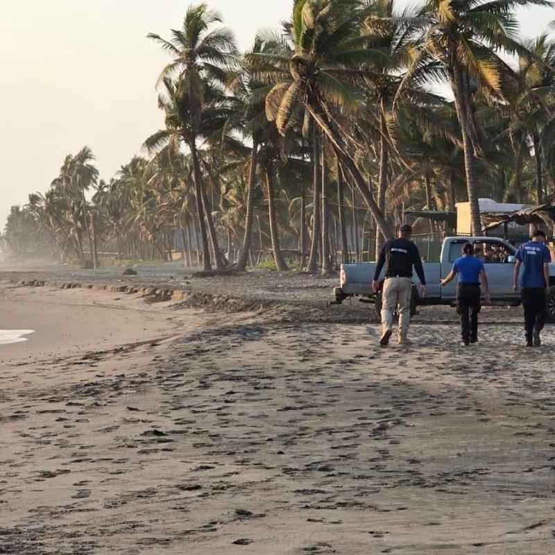 Estudiante del Cetis 34 desaparece en el mar al rescatar a una compañera en Lázaro Cárdenas, Michoacán