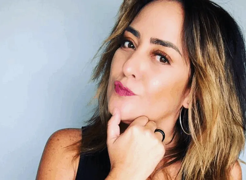 Exesposa de Facundo es hospitalizada de emergencia por problemas con sus implantes