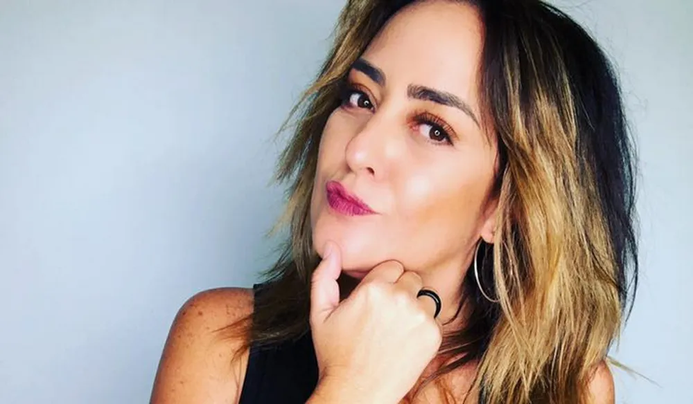 Exesposa de Facundo es hospitalizada de emergencia por problemas con sus implantes