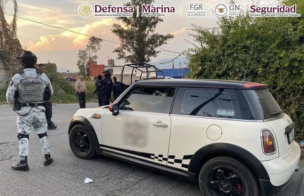 Fuerzas federales detienen a 4 en Michoacán; aseguran armas de fuego y explosivos improvisados-2