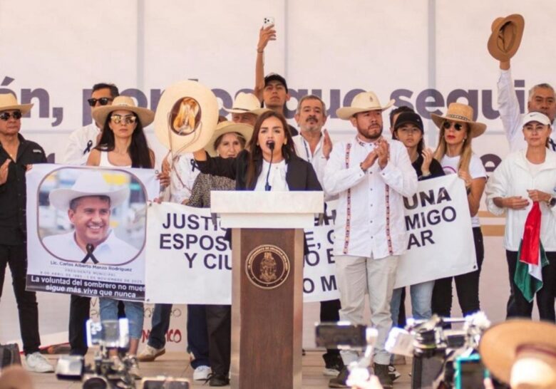 Grecia Quiroz esposo Carlos Manzo