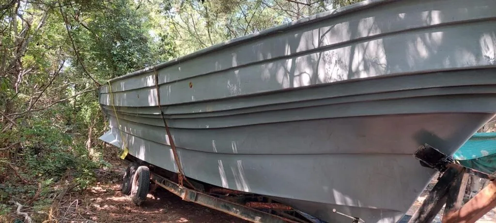 Hallan 14 kilos de marihuana distribuidos en tres embarcaciones en Lázaro Cárdenas