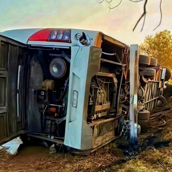 Identifican a las 20 personas que resultaron heridas en volcadura de autobús en Morelia